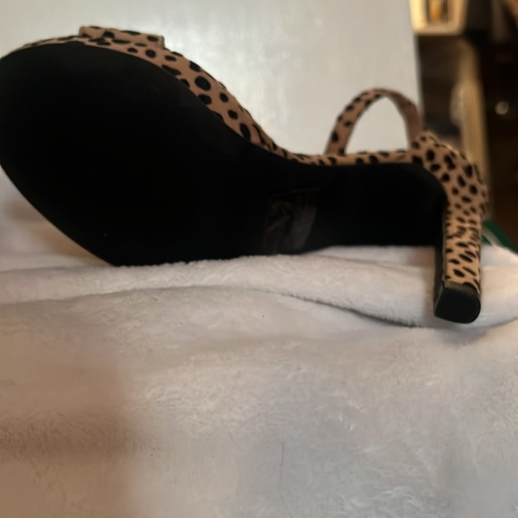 Precious animal print heels. Excellent condition. - Picture 4 of 5